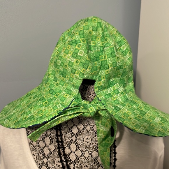 Reversible sun hat - Picture 9 of 11